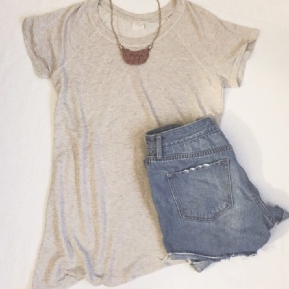 TRESIC RELAXED ASSYMETICAL HEM OATMEAL TEE